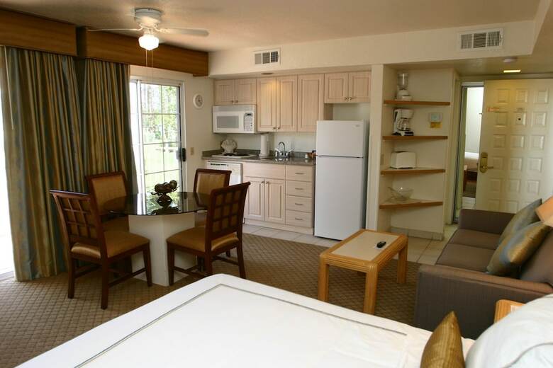 Hotel Desert Breezes Resort