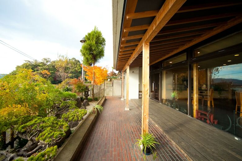 Hinanosato Sanyoukan