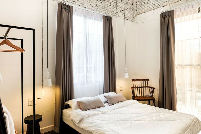 Hotel Oon Poshtel