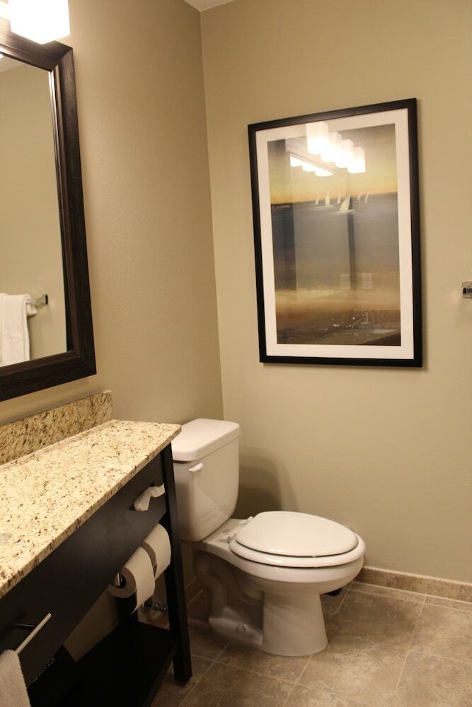 Hotel Brookstone Lodge & Suites