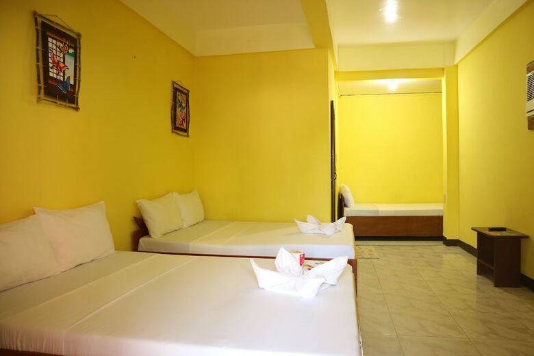 Hotel Simon's Heritage Resort