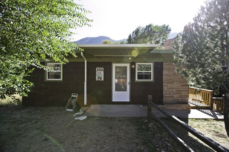 7 Bedroom On The Side Of Pikes Peak On A Mountain Stream