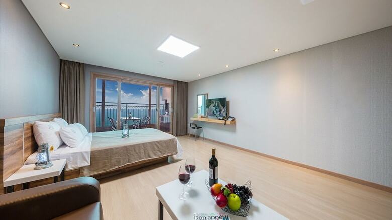 Aria Pension Resort