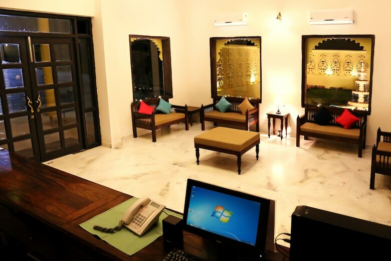 Hotel Atulya Niwas, Udaipur