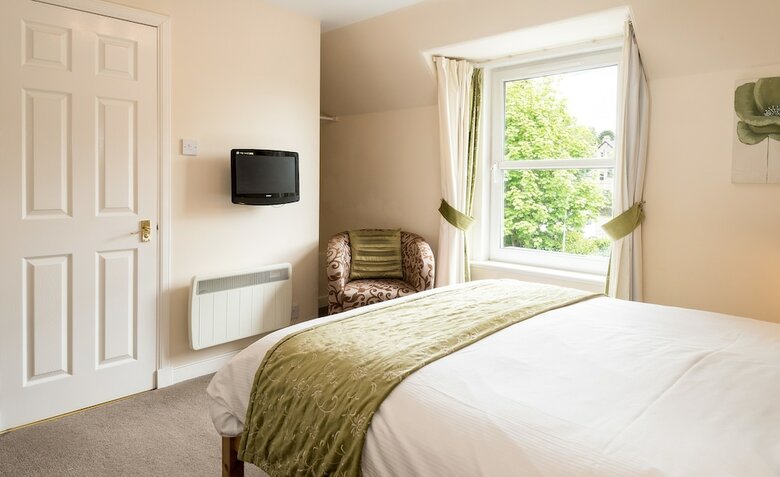 Hotel The Claymore Guest House