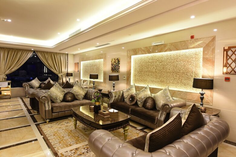 Aparthotel Clemence Hotel Suites