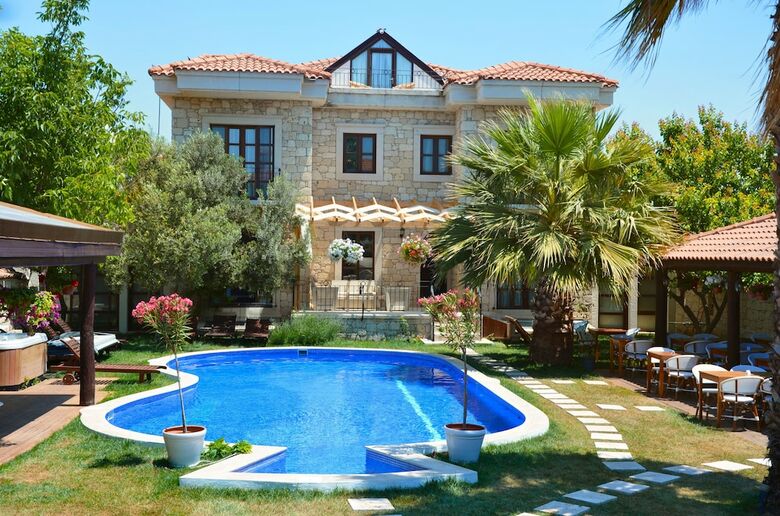 World City Alacati Hotel
