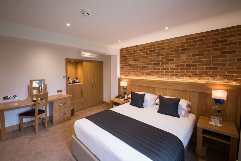 Tewin Bury Farm Hotel