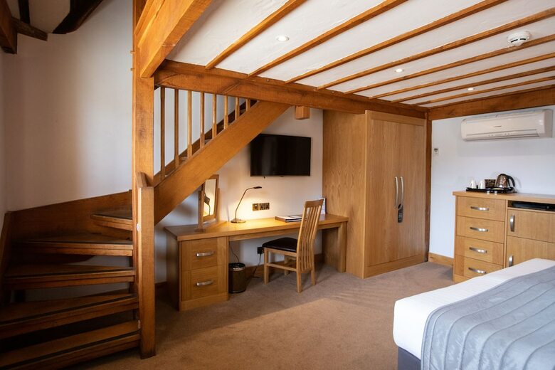 Tewin Bury Farm Hotel