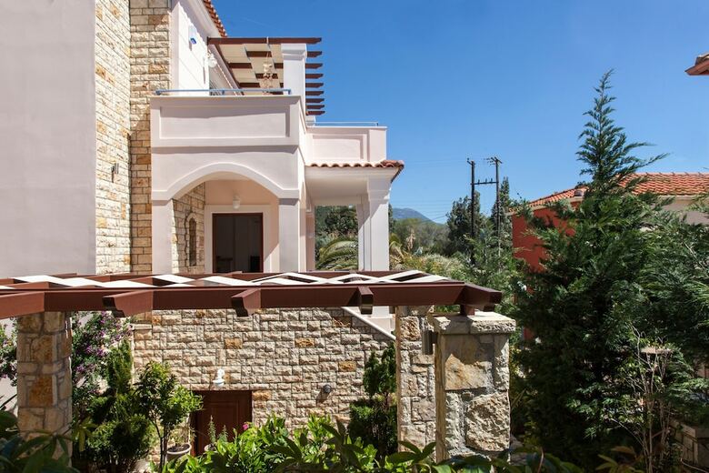 Apartamentos Marathias Boutique Villas