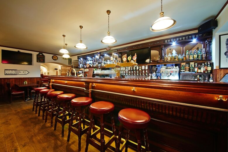 Nelly Kelly's Hotel