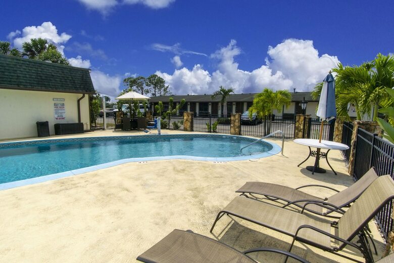 Motel Spinnaker Inn Of Naples