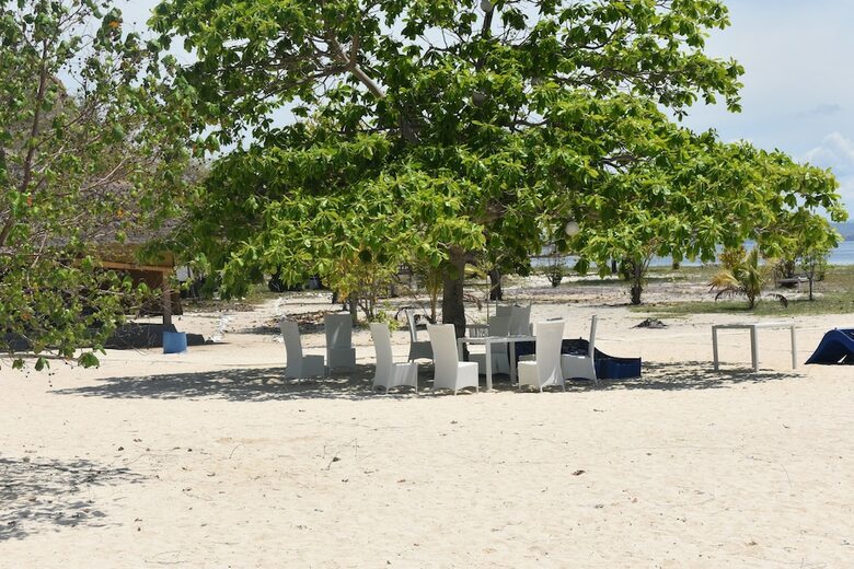 Hostal Kanawa Beach Resort