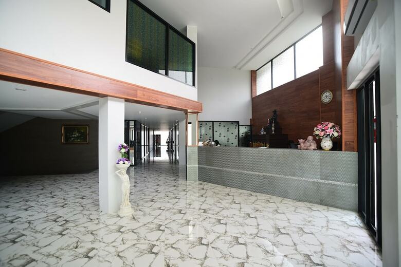 Chanthaburi Center Hotel