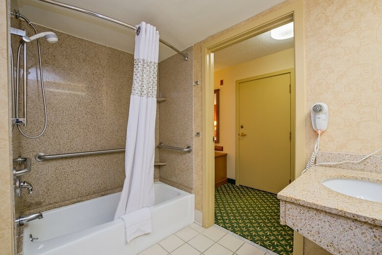 Hotel Hampton Inn By Hilton Concord/bow