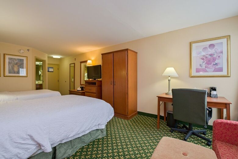 Hotel Hampton Inn By Hilton Concord/bow