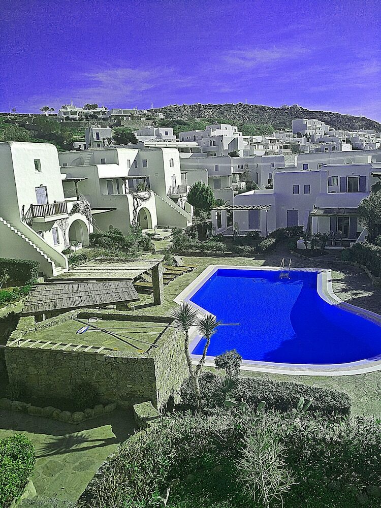 Apartamentos Ornos Suites