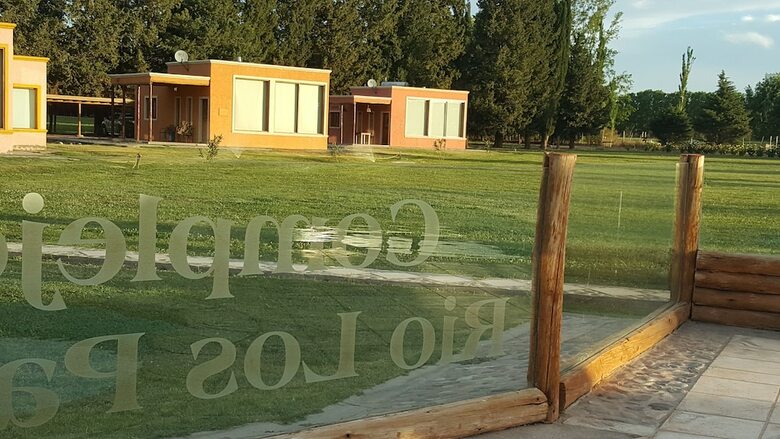 Complejo R�o Los Patos - Caba�as Y Hostel
