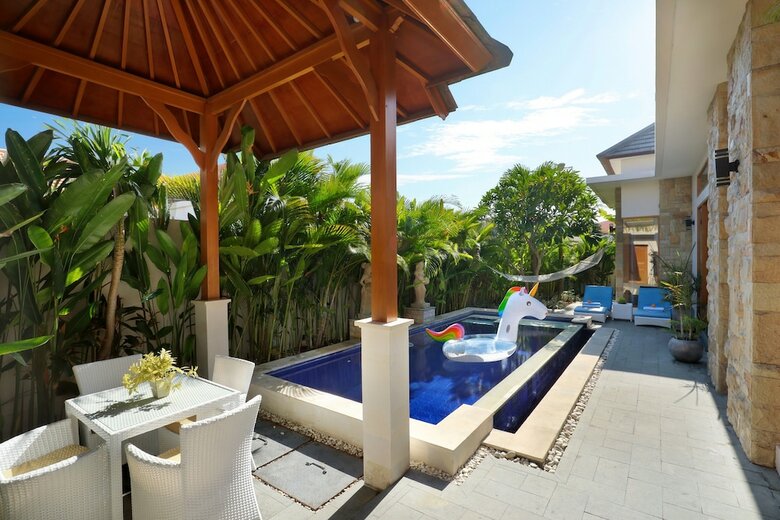 Holl Villa