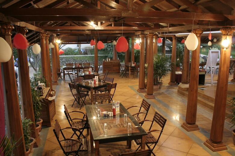 Apartamento Manas Resort With Petting Zoo