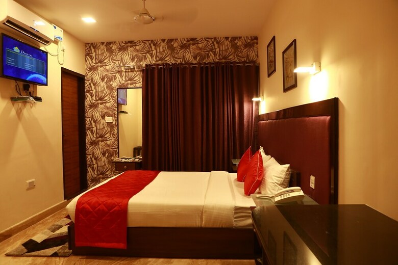 Breeze Suites Transit Hotel