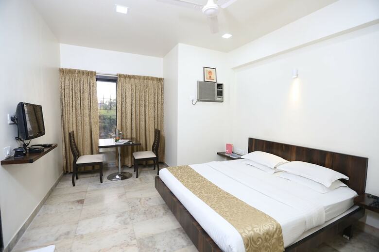 Hotel Lokesh