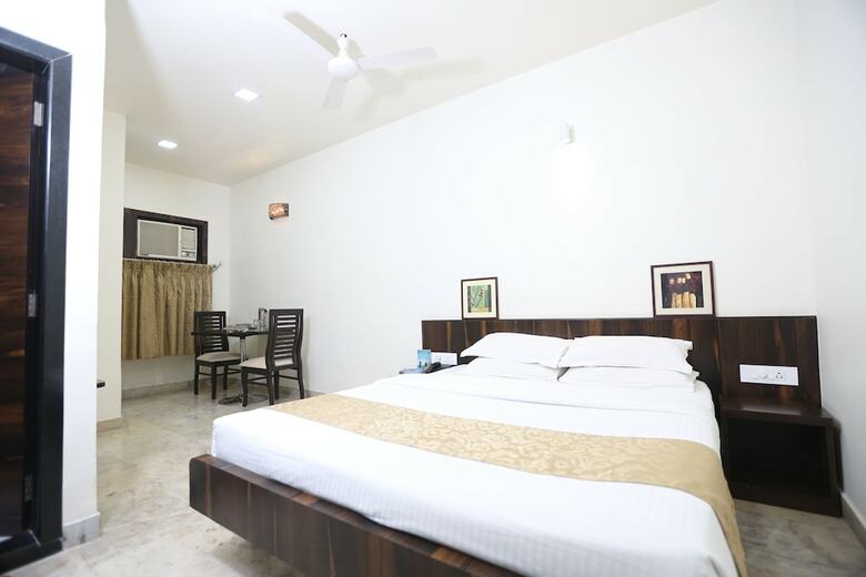 Hotel Lokesh