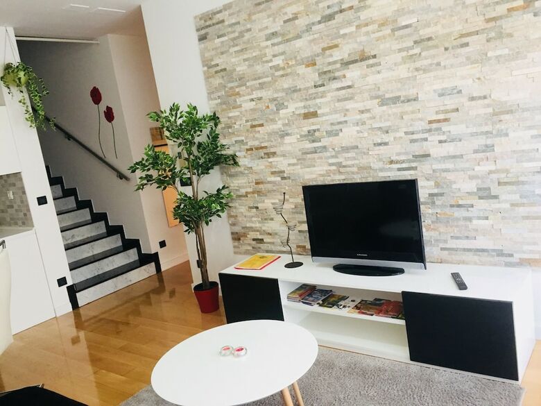 Aparthotel West Side Gallery Apartments