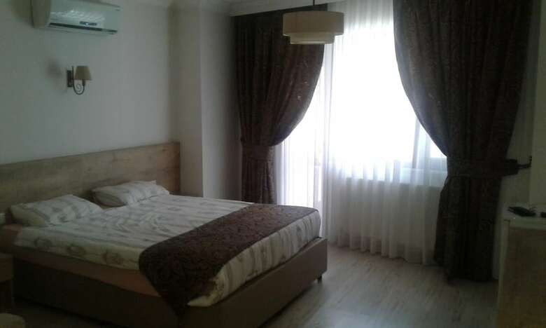 Loren Hotel Suites