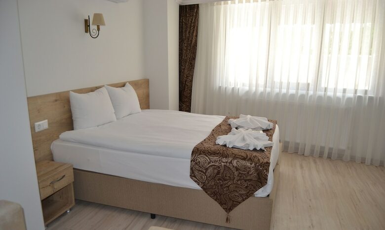 Loren Hotel Suites