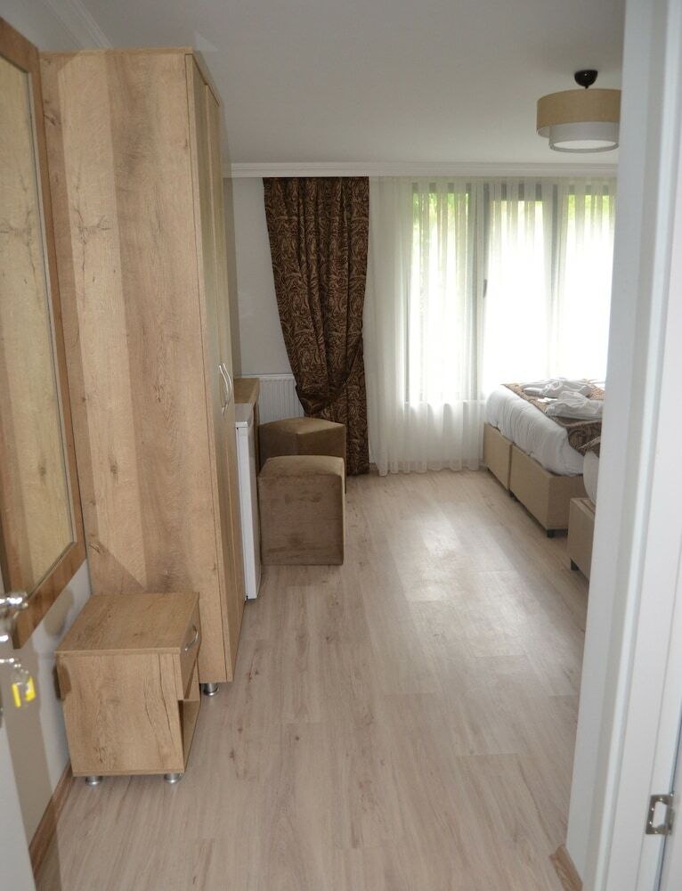 Loren Hotel Suites