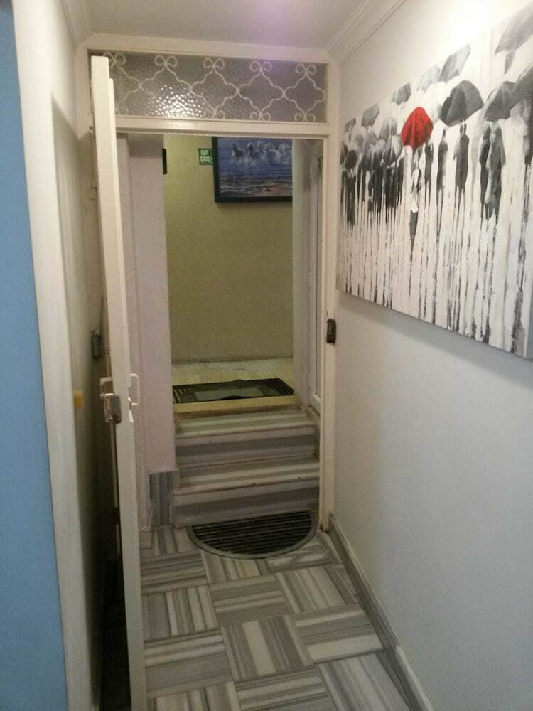 Loren Hotel Suites