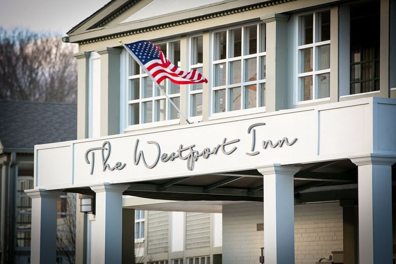 Motel The Westport Inn