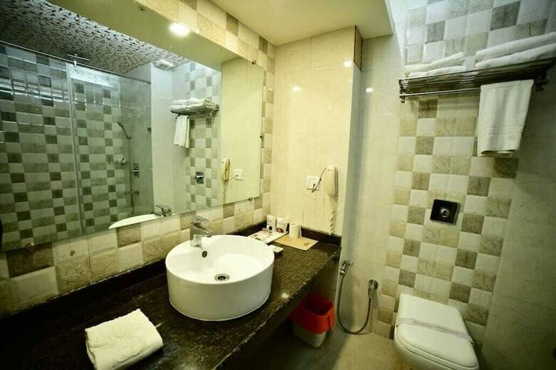 Grand Continental Hotel�