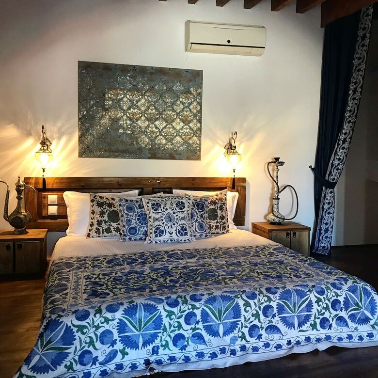Saint Artemios Hotel And Oriental Suites