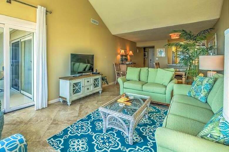 Shorewood Oceanfront - 2 & 3 Bedroom Villas