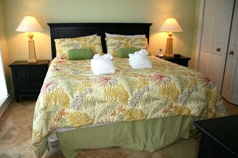Shorewood Oceanfront - 2 & 3 Bedroom Villas