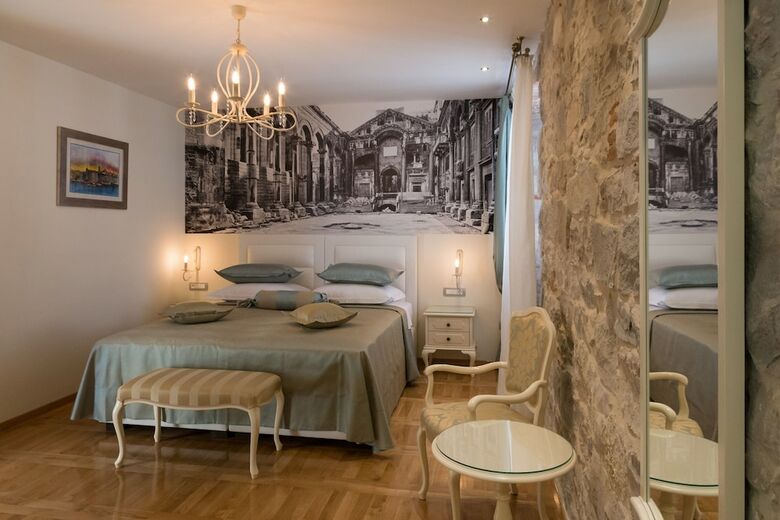 Apartamentos Gothic Palace - Luxury Rooms