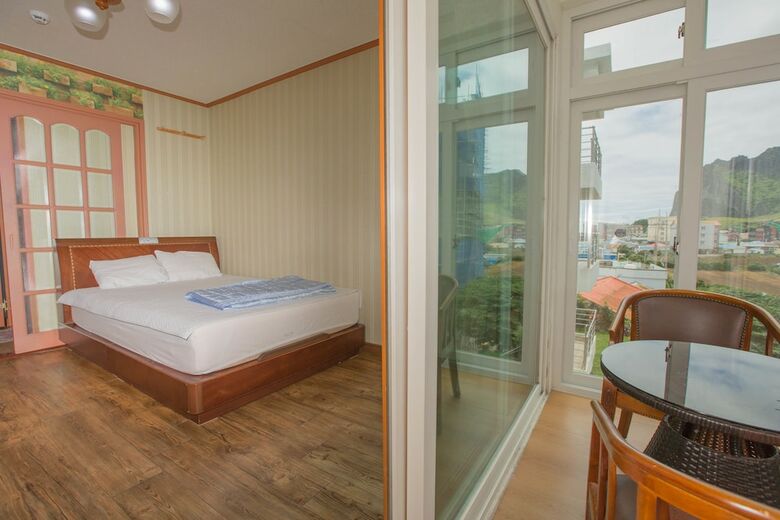 Seongsan Sunrise Pension
