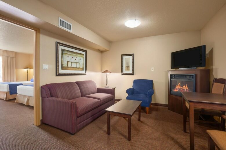 Hotel Grande Cache Inn And Suites
