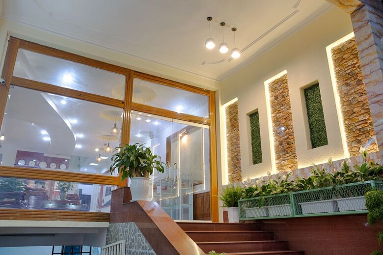 Vien Dong Hotel