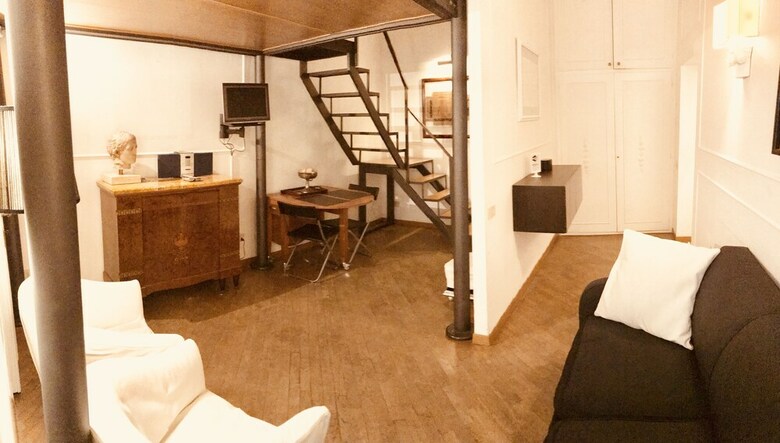 Ara Pacis Luxury Apartment