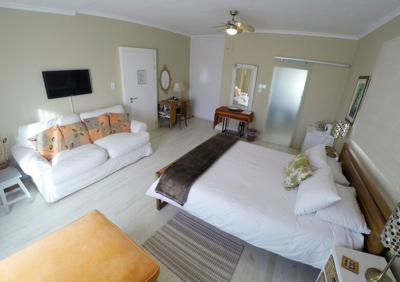 Hotel Dolphin Inn Guest House