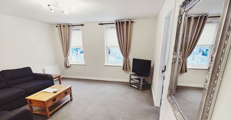Thistle Apartments - Berry Apartment