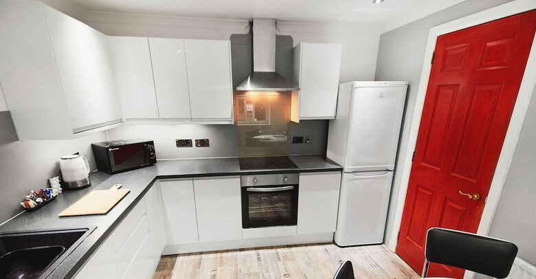 Thistle Apartments - Berry Apartment