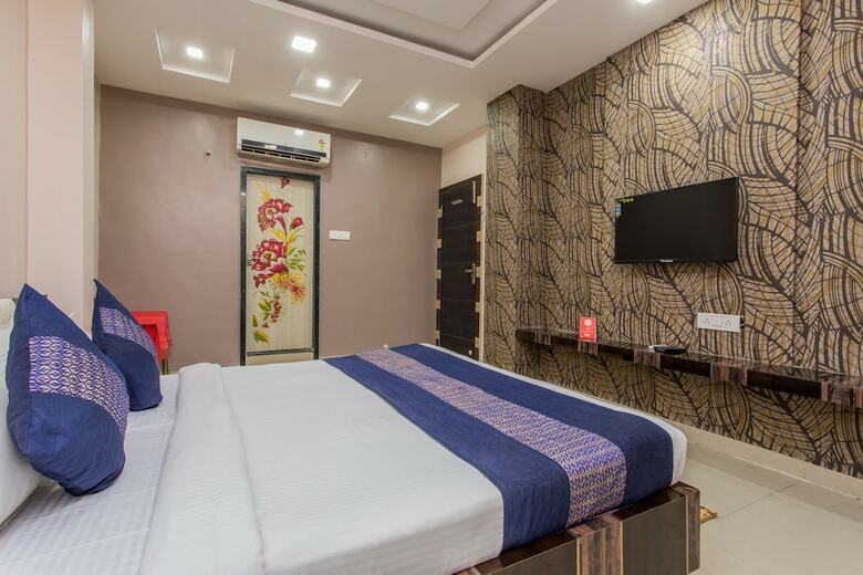Oyo 8857 Hotel Raj Palace