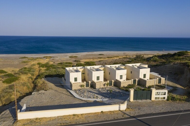 Live By The Sea At House Almyra