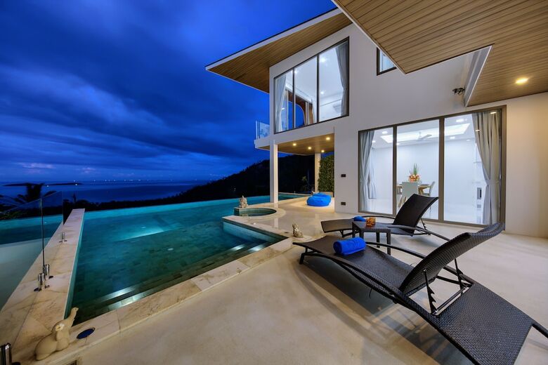 Amazing Seaview 3 Bedroom Villa Flora