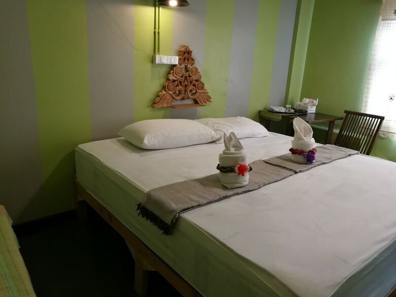 Hotel At Phra Sing Retro