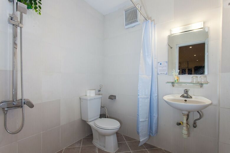 Hostal Hanoi Buddy Inn & Travel